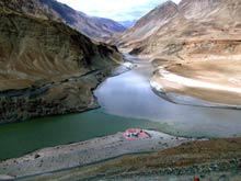 CHADAR, SUR LE FLEUVE GELE